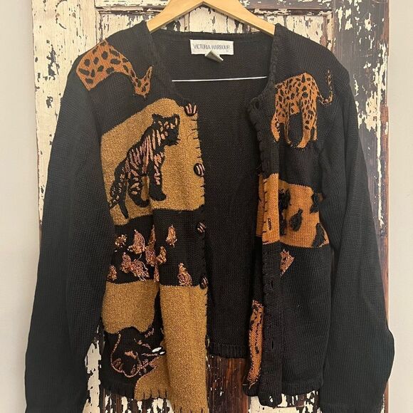 Vintage Victoria Harbour Jungle fringe sweater. Giraffe, zebra, elephant…animals - Picture 1 of 8